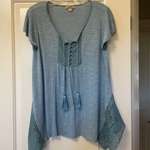Oneworld Heather Blue Henley Top, Size Medium, Mach Wash
